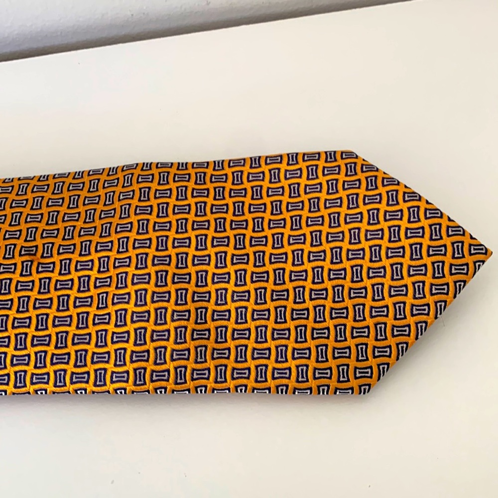 Silk tie